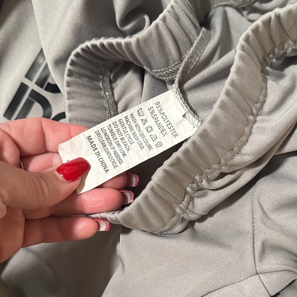 Source Unknown Gray Hoodie and Sweatpants Set - Picture 4 of 4